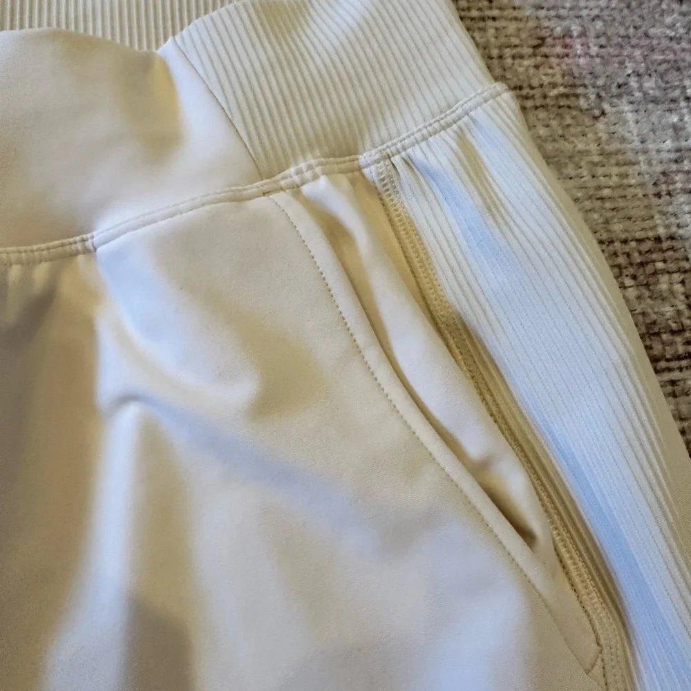 Old Navy, Power Soft, Cream Women's Pants & Top Set “Activewear” - Picture 5 of 7